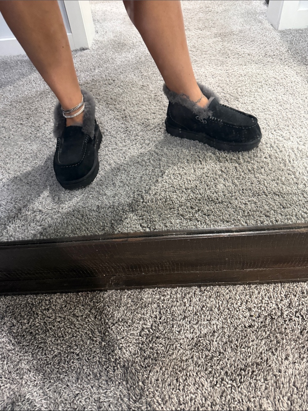 UGG - Picture 7 of 9